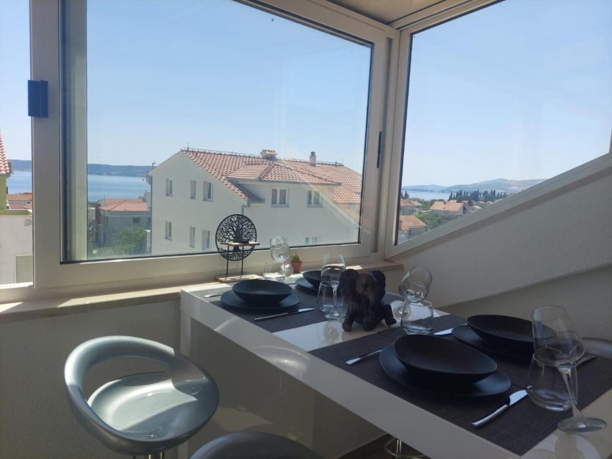 Top Floor Apartment With Sea View Каштела Экстерьер фото