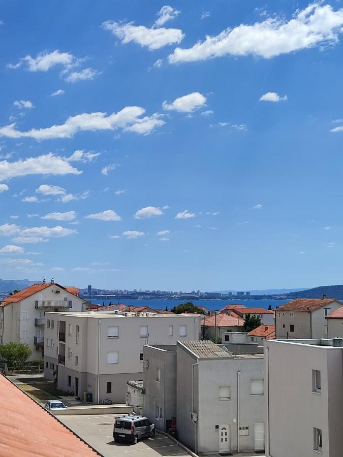 Top Floor Apartment With Sea View Каштела Экстерьер фото