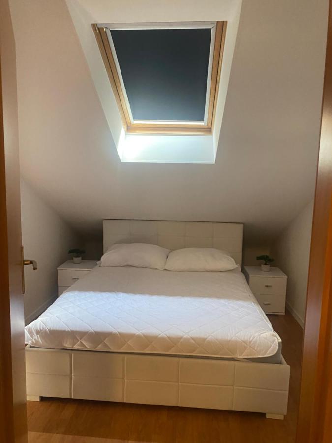 Top Floor Apartment With Sea View Каштела Экстерьер фото