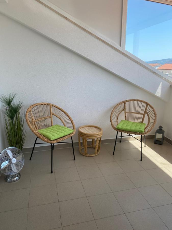 Top Floor Apartment With Sea View Каштела Экстерьер фото